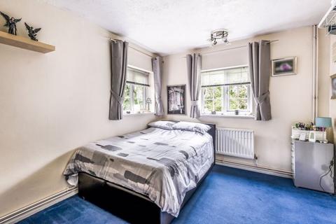 46 Worcester Park Road, Worcester Park, KT4 7QD