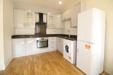 2 bedroom flat to rent, Reet Gardens, Slough, SL1