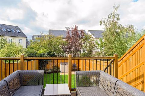 5 Westmount Close, Worcester Park, KT4 8FL