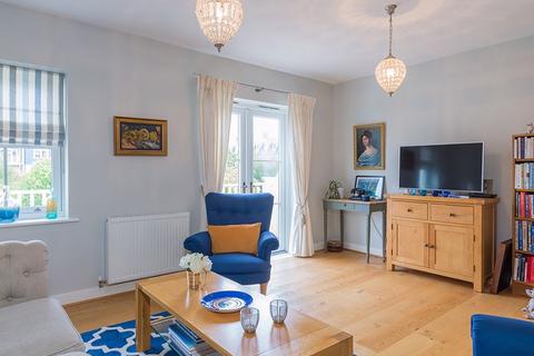 5 Westmount Close, Worcester Park, KT4 8FL