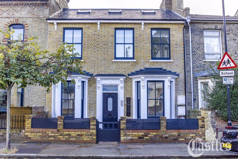 Walsingham Road, London 2 bed apartment £550,000