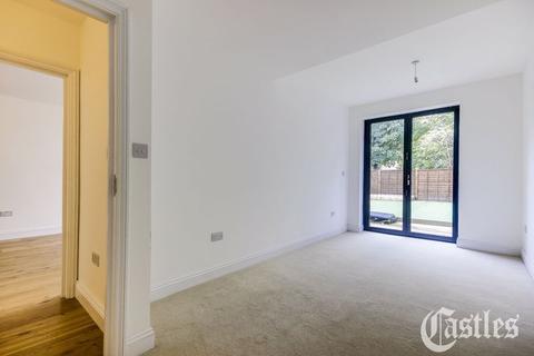 Flat 1, 36 Walsingham Road, London, E5 8NF