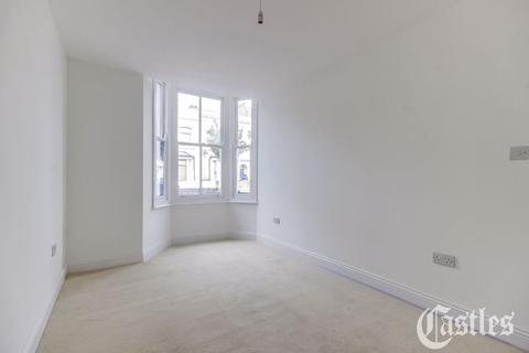 Flat 1, 36 Walsingham Road, London, E5 8NF