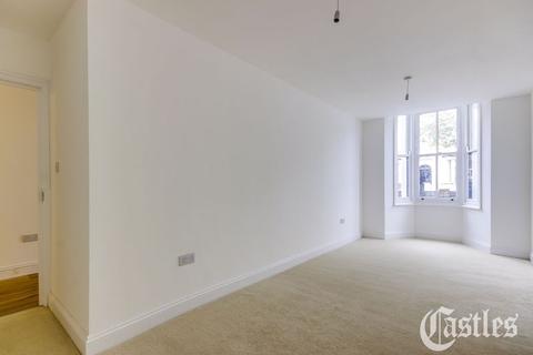 Flat 1, 36 Walsingham Road, London, E5 8NF