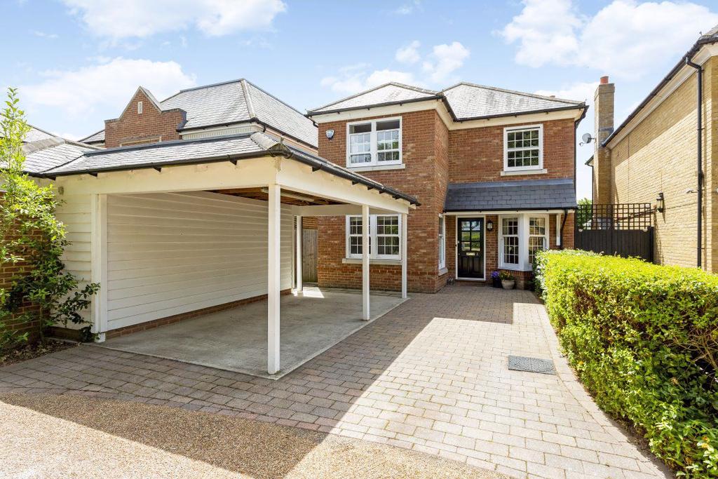 Beechwood Close, East Peckham TN12 5BF 4 bed detached house £2,495