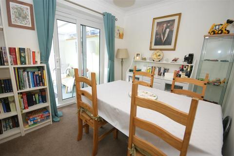 23 Devon Way, Brighouse, HD6 4DT