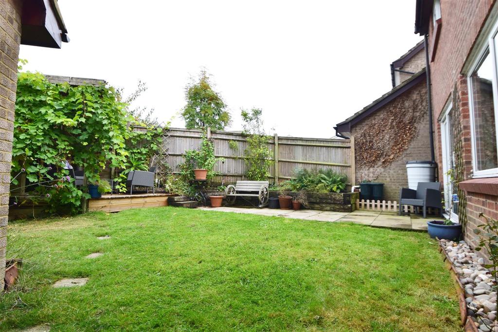 Burwash Close, Hastings 4 bed detached house £370,000