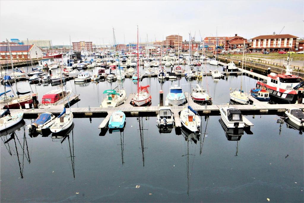 Merchant House, Marina, Hartlepool 3 bed apartment £580 pcm (£134 pw)
