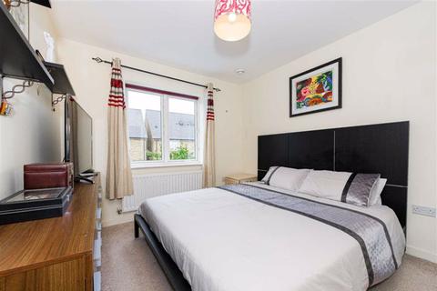 8 Hazel Close, Epsom, KT19 8FW