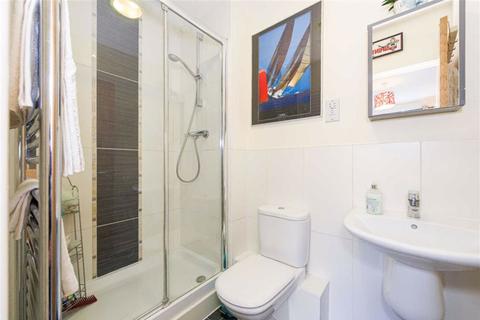 8 Hazel Close, Epsom, KT19 8FW