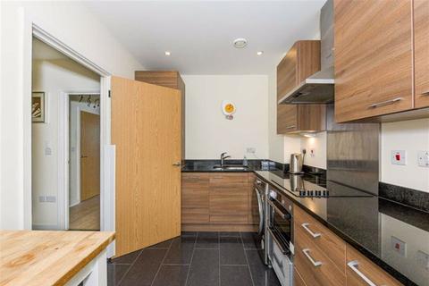 8 Hazel Close, Epsom, KT19 8FW