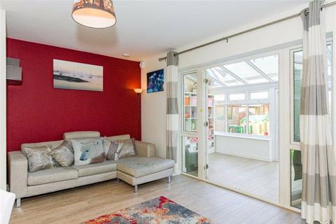 8 Hazel Close, Epsom, KT19 8FW