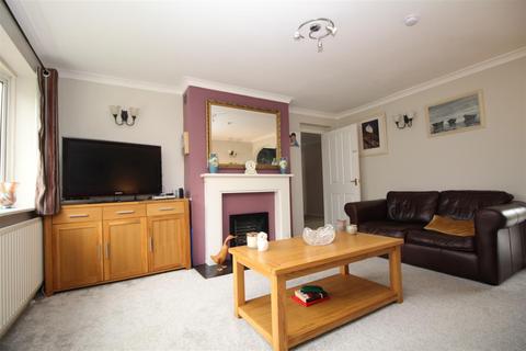 8 Coppice Road, Horsham, RH12 4JP