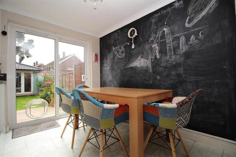 8 Coppice Road, Horsham, RH12 4JP