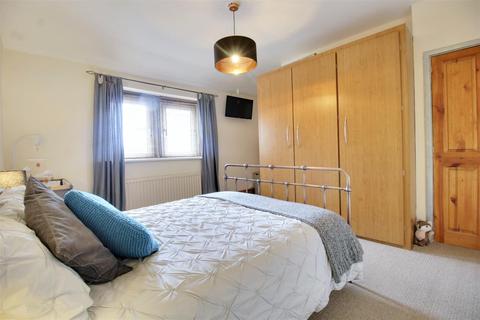 57 Long Row, Horsforth, Leeds, LS18 5AP