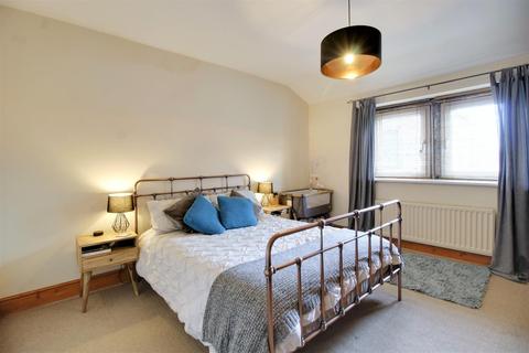57 Long Row, Horsforth, Leeds, LS18 5AP
