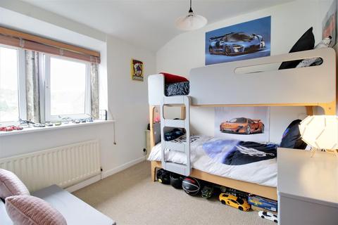 57 Long Row, Horsforth, Leeds, LS18 5AP