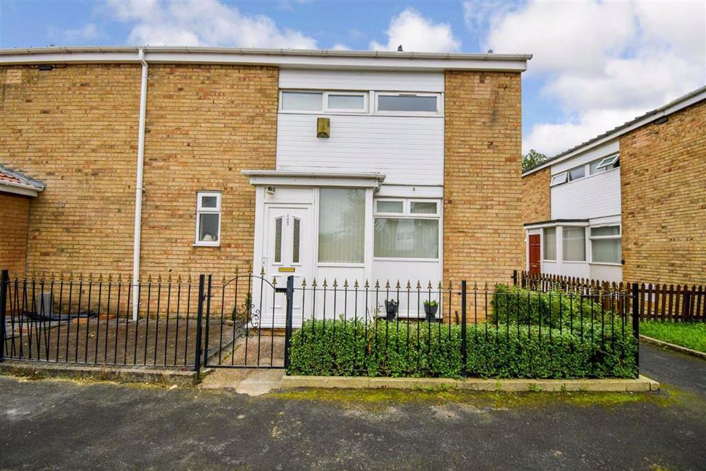 Gleneagles Park, Hull, East Yorkshire, HU8 3 bed semidetached house