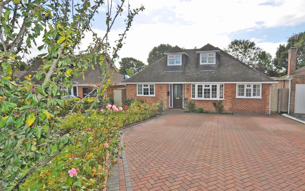 Hawthylands Crescent, Hailsham 4 bed detached bungalow £475,000