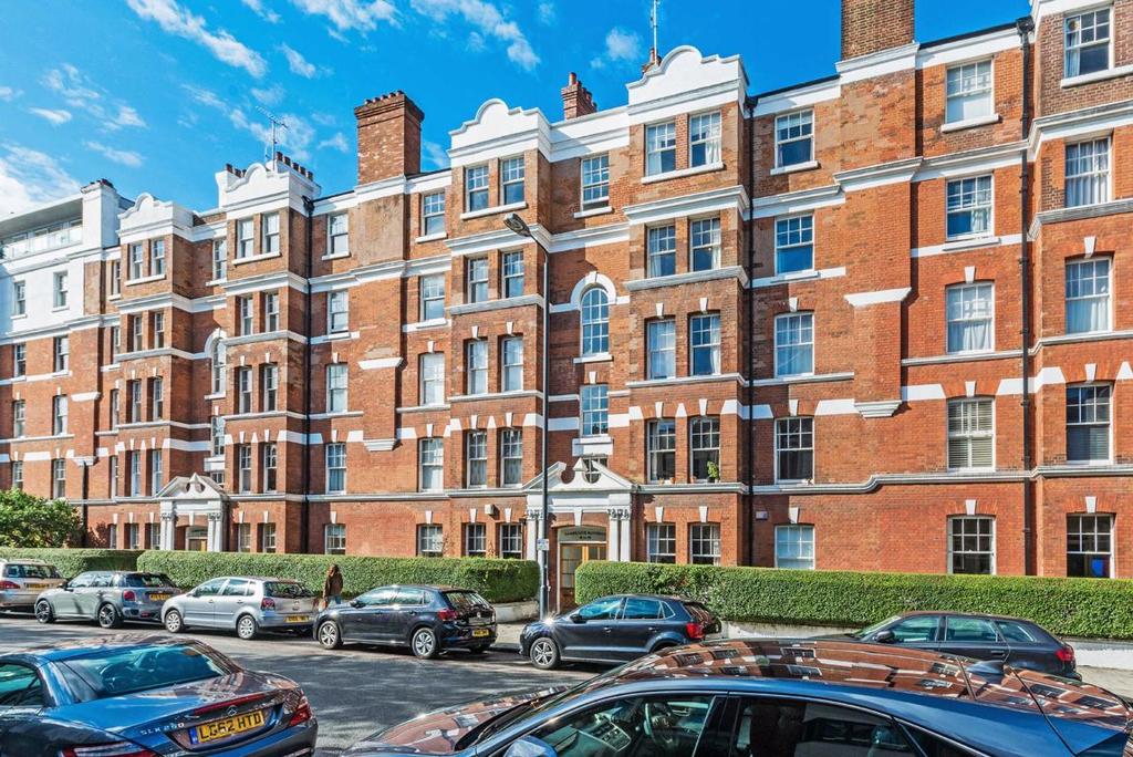 Cambridge Mansions, Battersea, London, SW11 2 bed flat £1,900 pcm (£