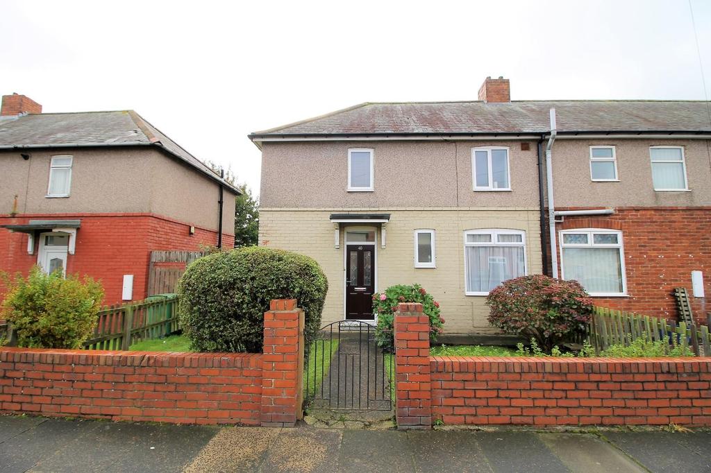 Laburnum Avenue, Thornaby... 3 bed end of terrace house £80,000