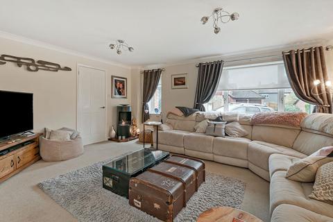 9 Goldfinch Close, Paddock Wood, Tonbridge, TN12 6XW