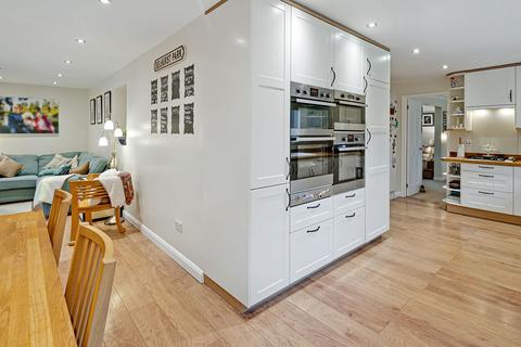 9 Goldfinch Close, Paddock Wood, Tonbridge, TN12 6XW
