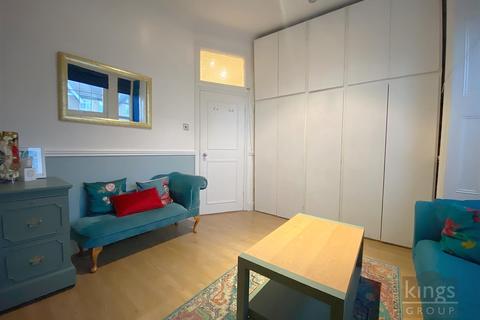 24 Brunswick Grove, London, N11 1HN