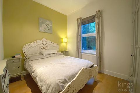 24 Brunswick Grove, London, N11 1HN