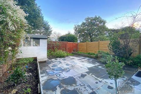 24 Brunswick Grove, London, N11 1HN
