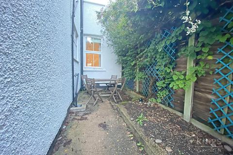 24 Brunswick Grove, London, N11 1HN