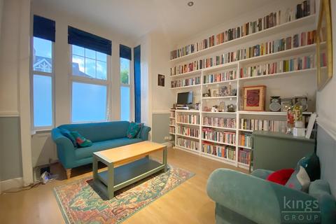 24 Brunswick Grove, London, N11 1HN