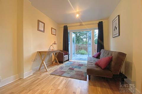 24 Brunswick Grove, London, N11 1HN