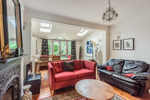 17 Canbury Avenue, Kingston Upon Thames, KT2 6JP