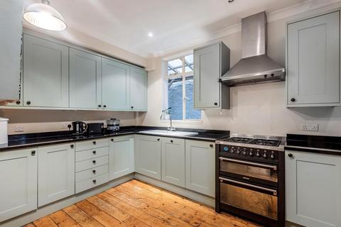 17 Canbury Avenue, Kingston Upon Thames, KT2 6JP
