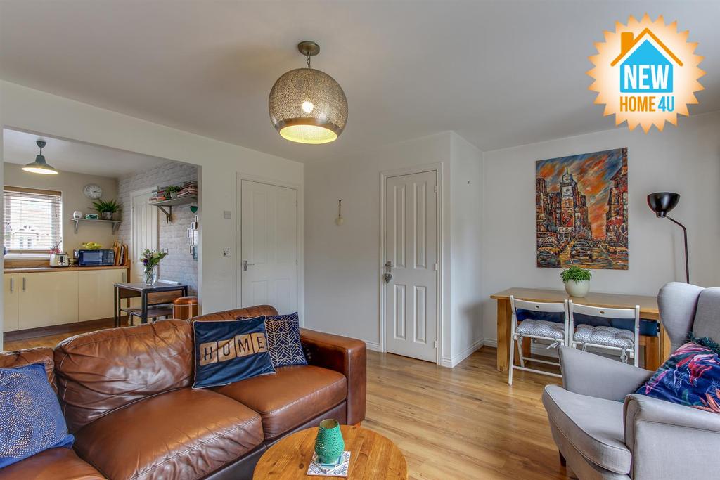 Lounge / dining room: