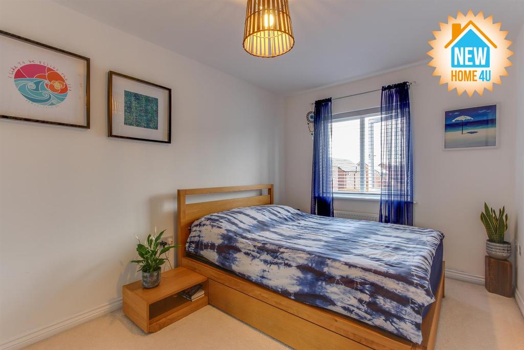 Main bedroom: