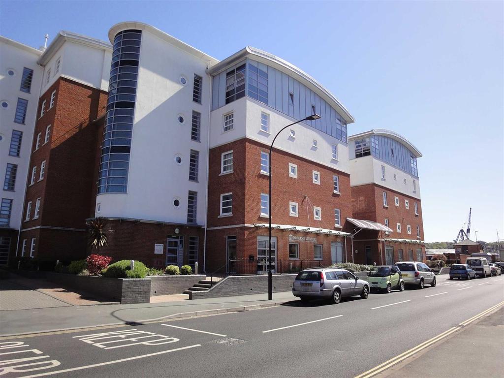 Marinus, Medina Road, Cowes 2 bed apartment £335,000
