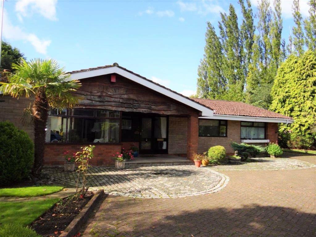 Hand Lane, Leigh 5 bed detached bungalow £600,000