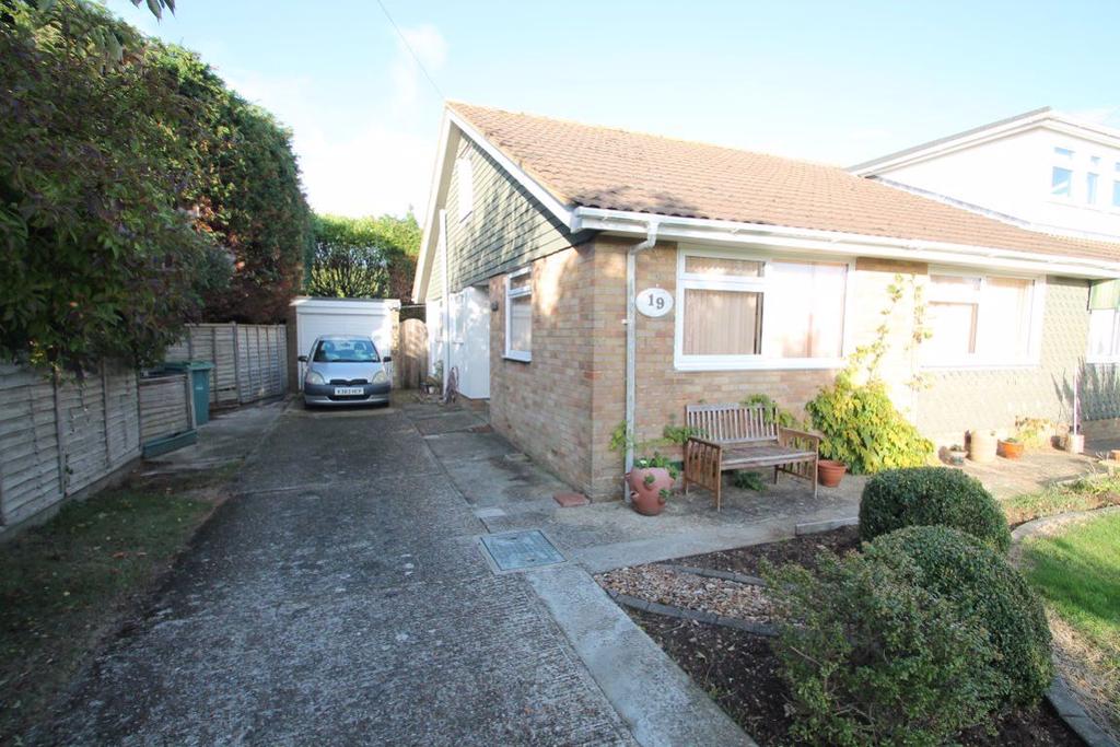 Rowan Tree Drive, Seaview, Isle of Wight 2 bed bungalow £1,050 pcm (£