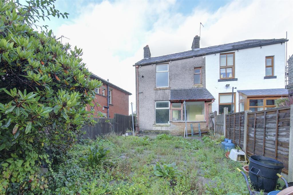 Carr Lane, Cowpe, Rossendale 3 bed semidetached house £110,000