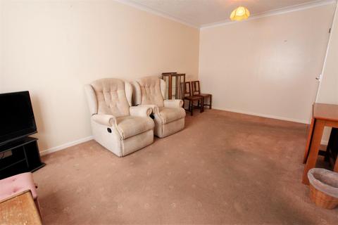 2 Bishops Close, Bourne, PE10 9JU