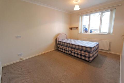 2 Bishops Close, Bourne, PE10 9JU
