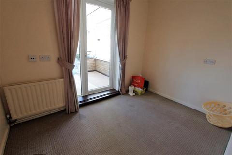 2 Bishops Close, Bourne, PE10 9JU