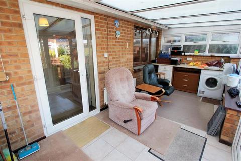 2 Bishops Close, Bourne, PE10 9JU