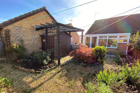 2 Bishops Close, Bourne, PE10 9JU