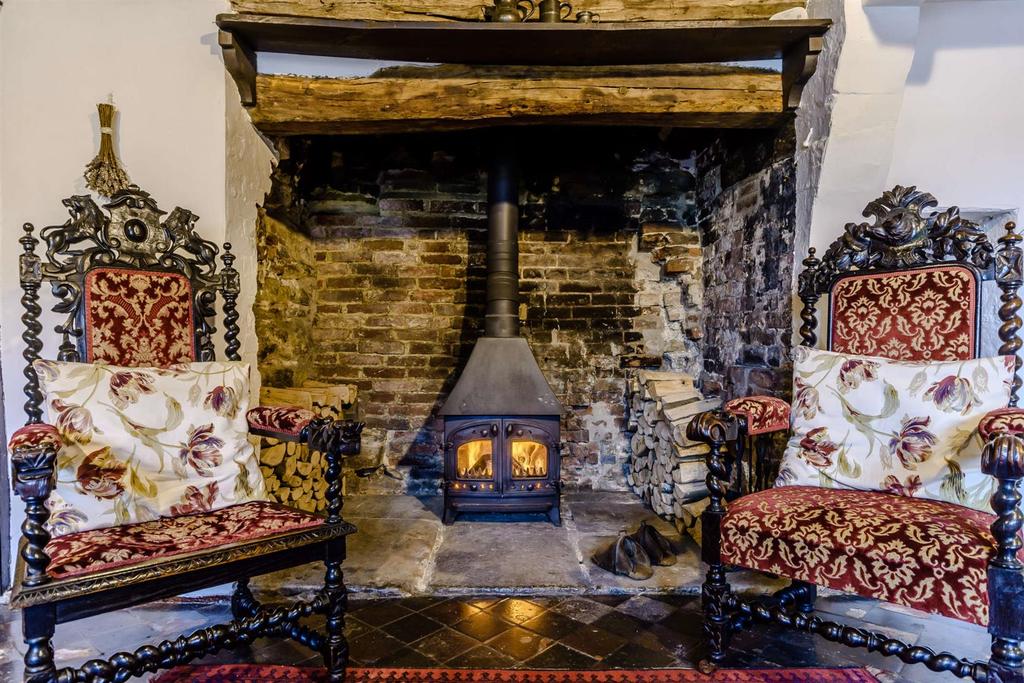 Hammersmith, Ripley, Derbyshire 5 bed detached house for sale £800,000