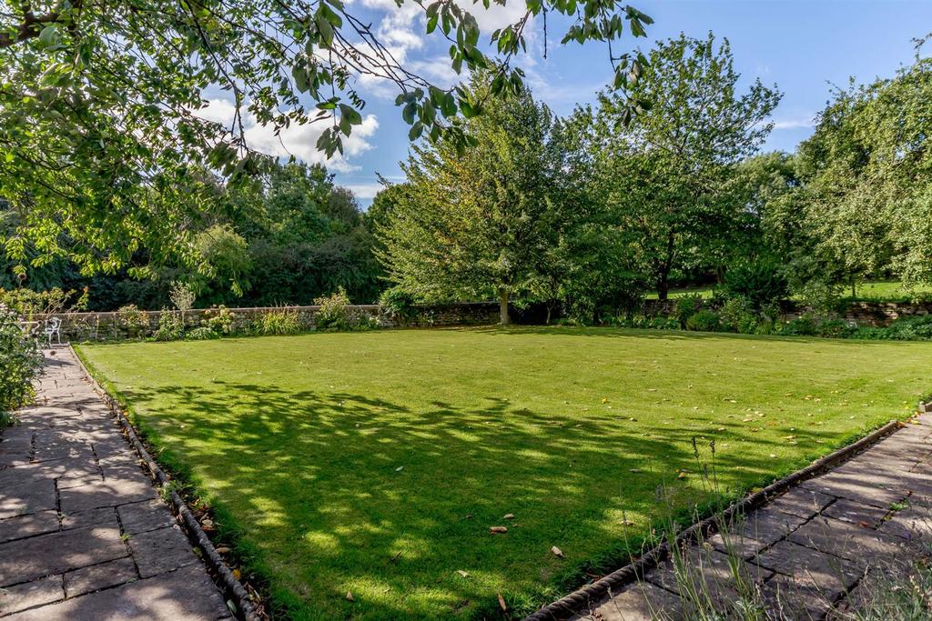 Hammersmith, Ripley, Derbyshire 5 bed detached house for sale £800,000