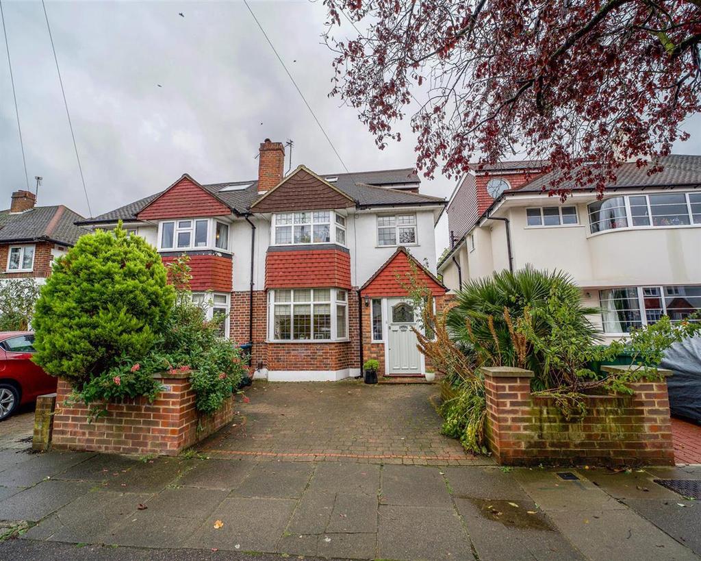 Beech Way, Twickenham 4 bed semidetached house £675,000