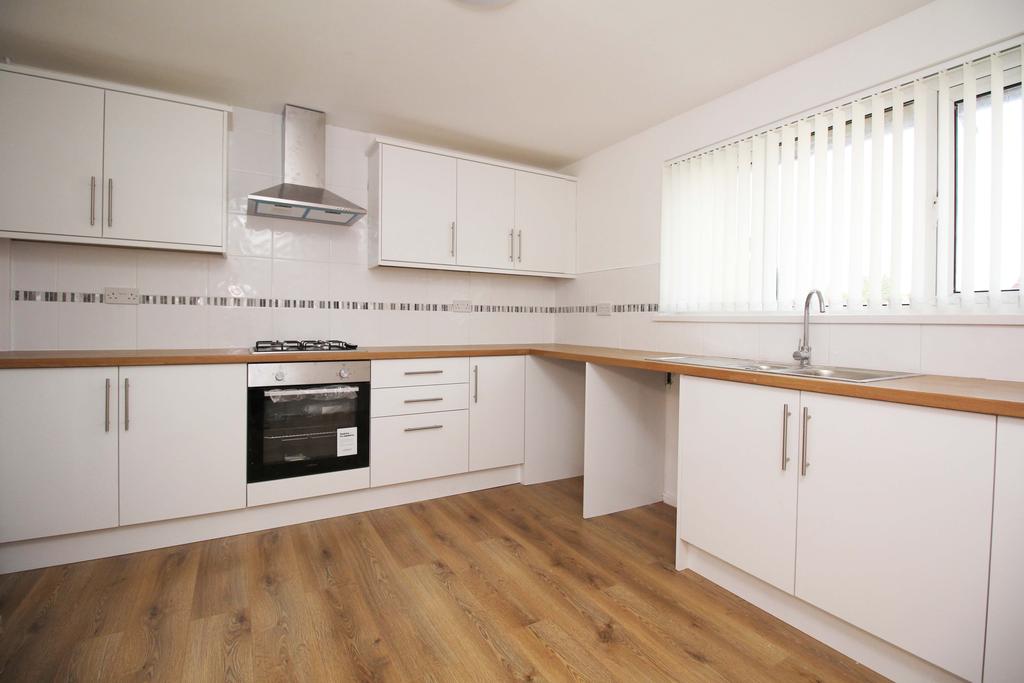Heol Johnson, Talbot Green CF72 8HR 2 bed flat £120,000